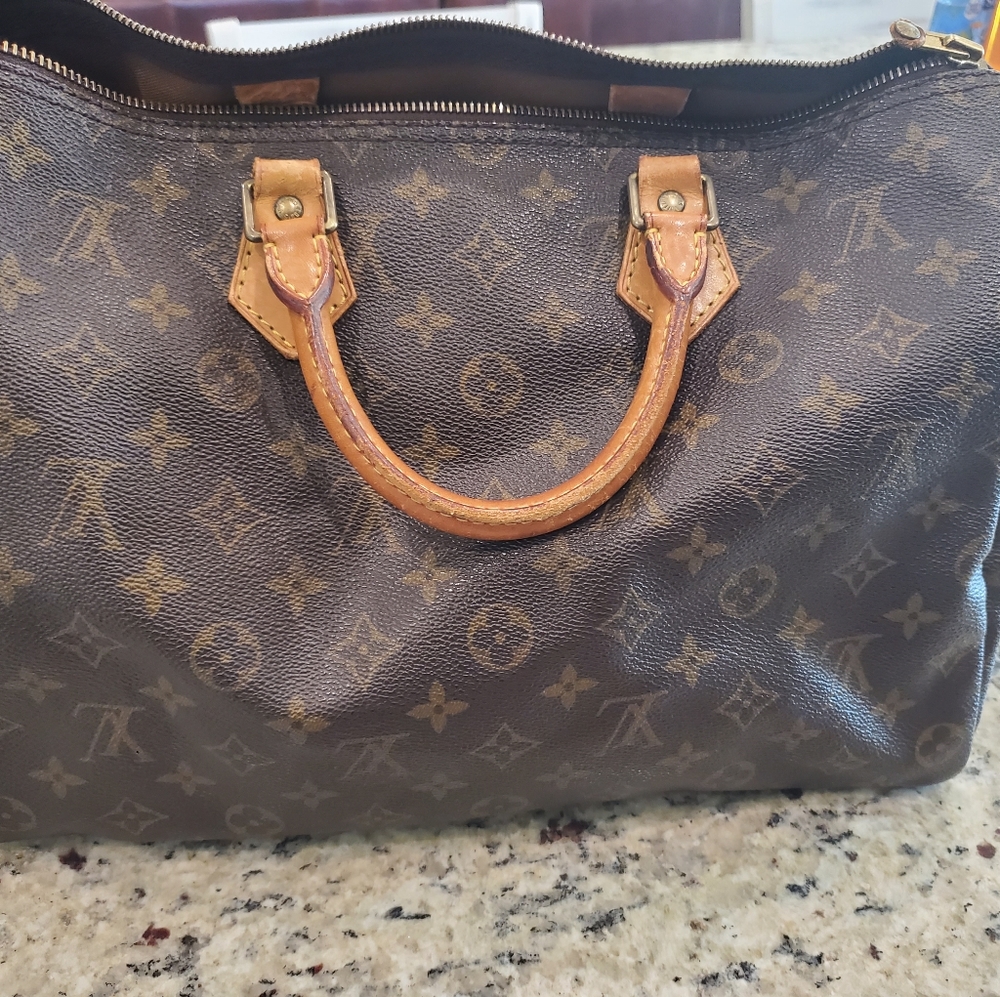 Louis vuitton speedy 35